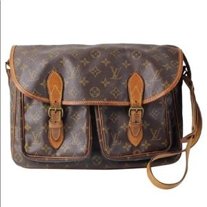 Louis Vuitton Messenger Bag